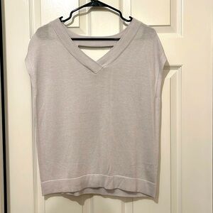 Banana Republic shortsleeved sweater. Size small. Light gray.